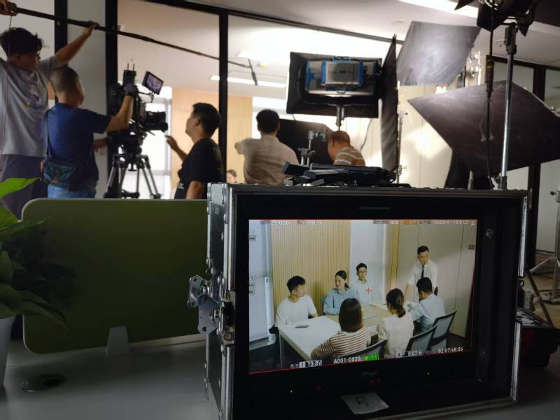 榆次区TVC拍摄公司：科技产品视觉化大师，诠释未来感与功能美学