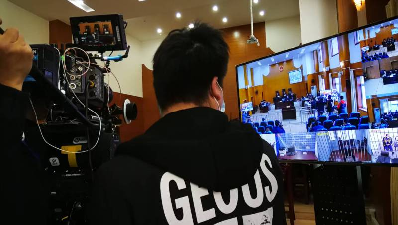 AI生成VS人工创意——榆次区广告片拍摄公司的技术浪漫主义实践